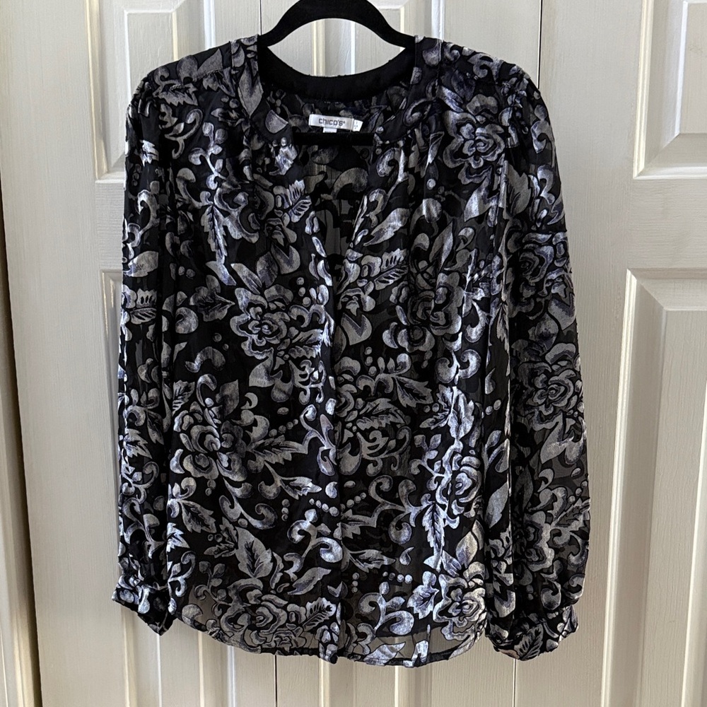 Chico's Black and Gray Floral Blouse sz 1 - Picture 2 of 5